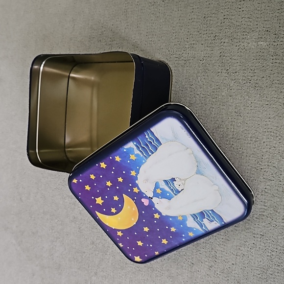 Polar Bear Cookie Tin - Picture 1 of 4
